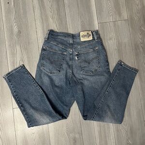 Levi’s Sliver Tab Mom Jeans